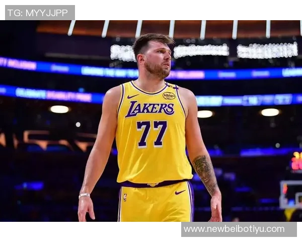 东契奇状态下滑失误频繁球迷担忧其比赛态度与表现问题 东契奇状态下滑失误频繁球迷担忧其比赛态度与表现问题