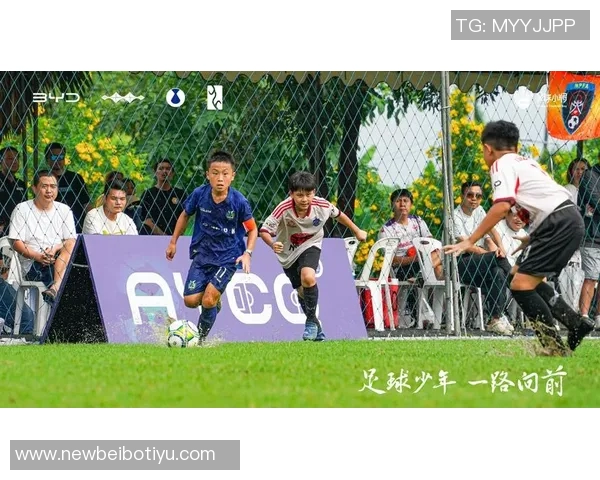 中国足球小将2015年泰国夺冠全胜战绩决赛击败毛剑卿执教的上海卿训 中国足球小将2015年泰国夺冠全胜战绩决赛击败毛剑卿执教的上海卿训