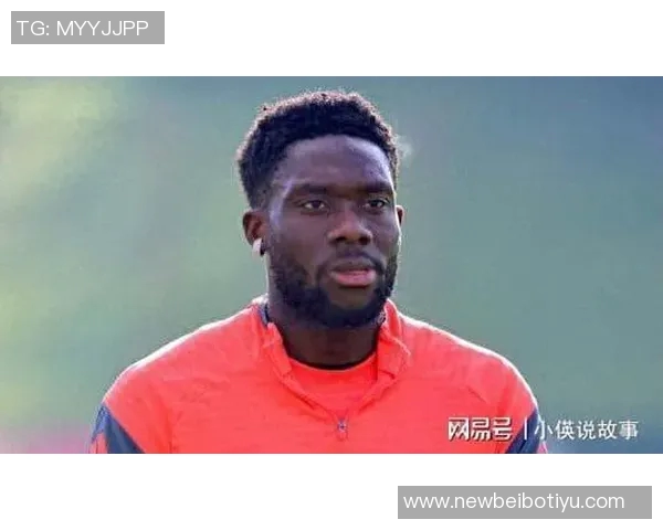 拜仁海报热身美因茨之战阿方索戴维斯独自亮相展现风采 拜仁海报热身美因茨之战阿方索戴维斯独自亮相展现风采