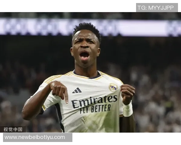 姆巴佩与维尼修斯温馨合影传递友谊力量永远支持彼此的信念