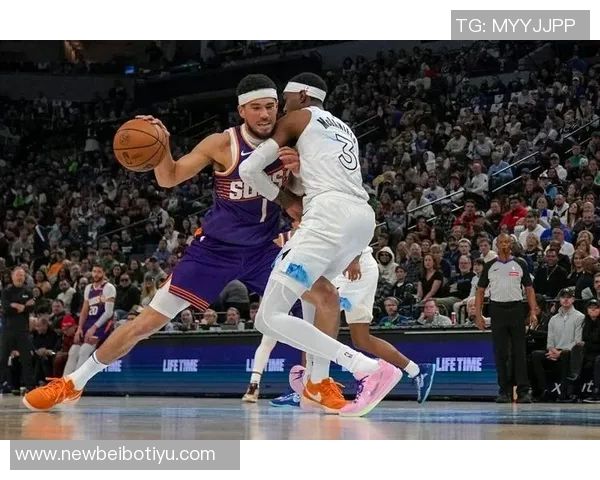 布克上半场火力全开三分球三记助力球队表现出色拿下11分3篮板3助攻1抢断 布克上半场火力全开三分球三记助力球队表现出色拿下11分3篮板3助攻1抢断